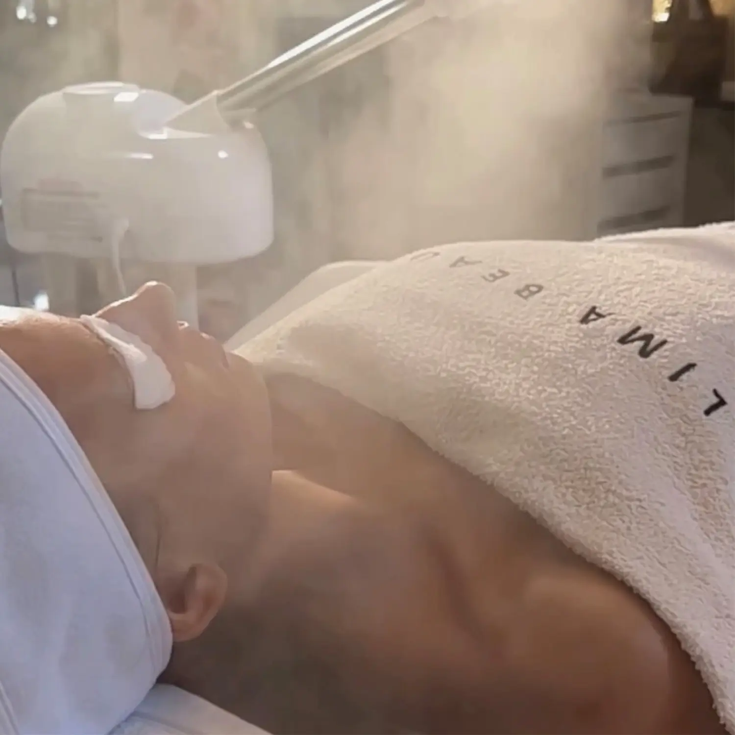 Aqua-Facial-Behandlung-in-Aachen