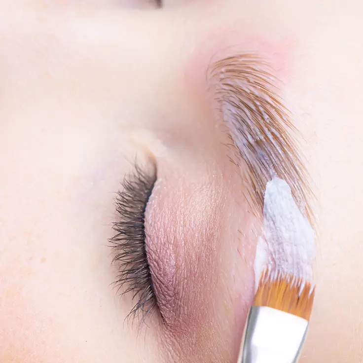 Augenbrauen-Lifting-Browlift