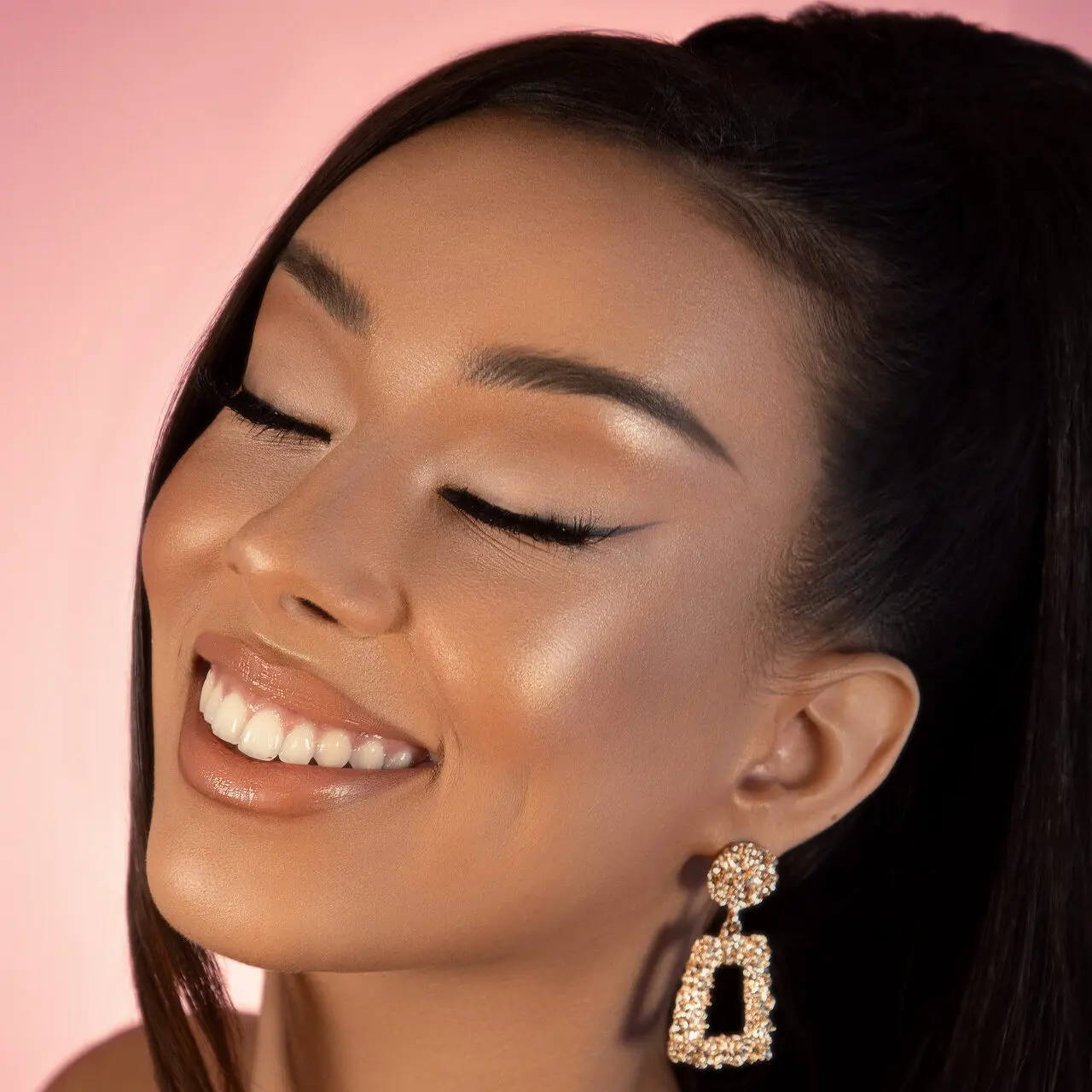 Glow-MakeUp-by-Lima-Beauty-Kosmetikstudio-Aachen